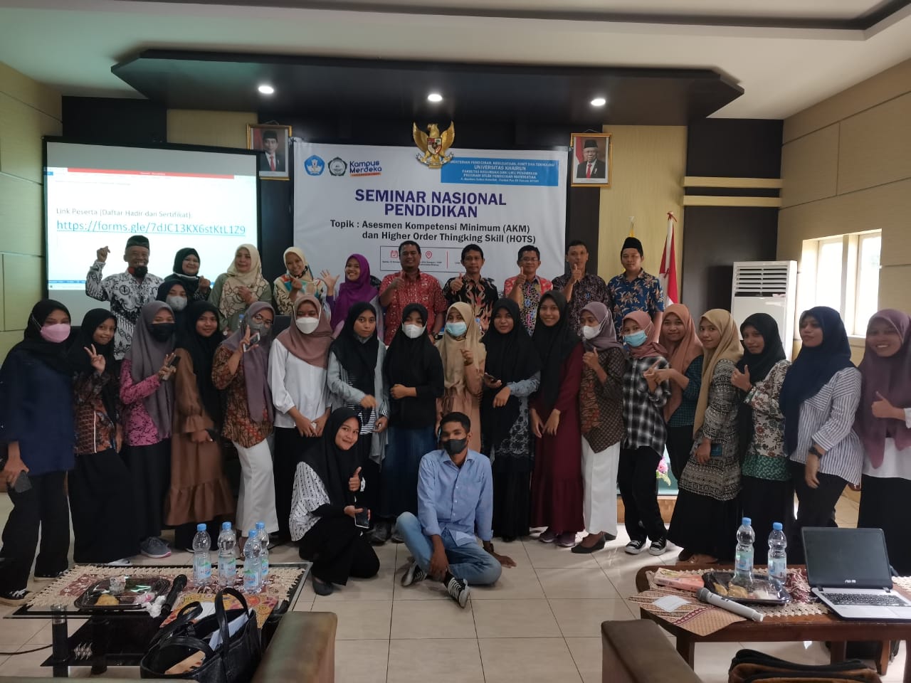 Memperingati Hari Guru, Prodi Pendidikan Matematika Adakan Seminar Nasional
